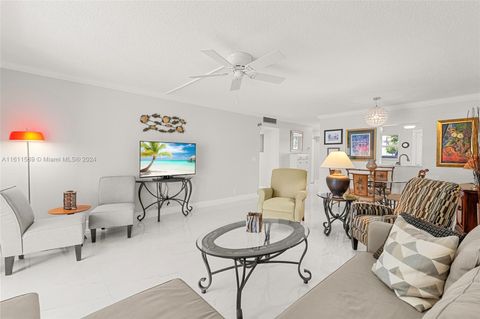 Condominium in Dania Beach FL 205 11th Ter Ter 7.jpg