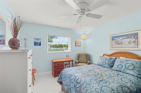 Condominium in Dania Beach FL 205 11th Ter Ter 16.jpg