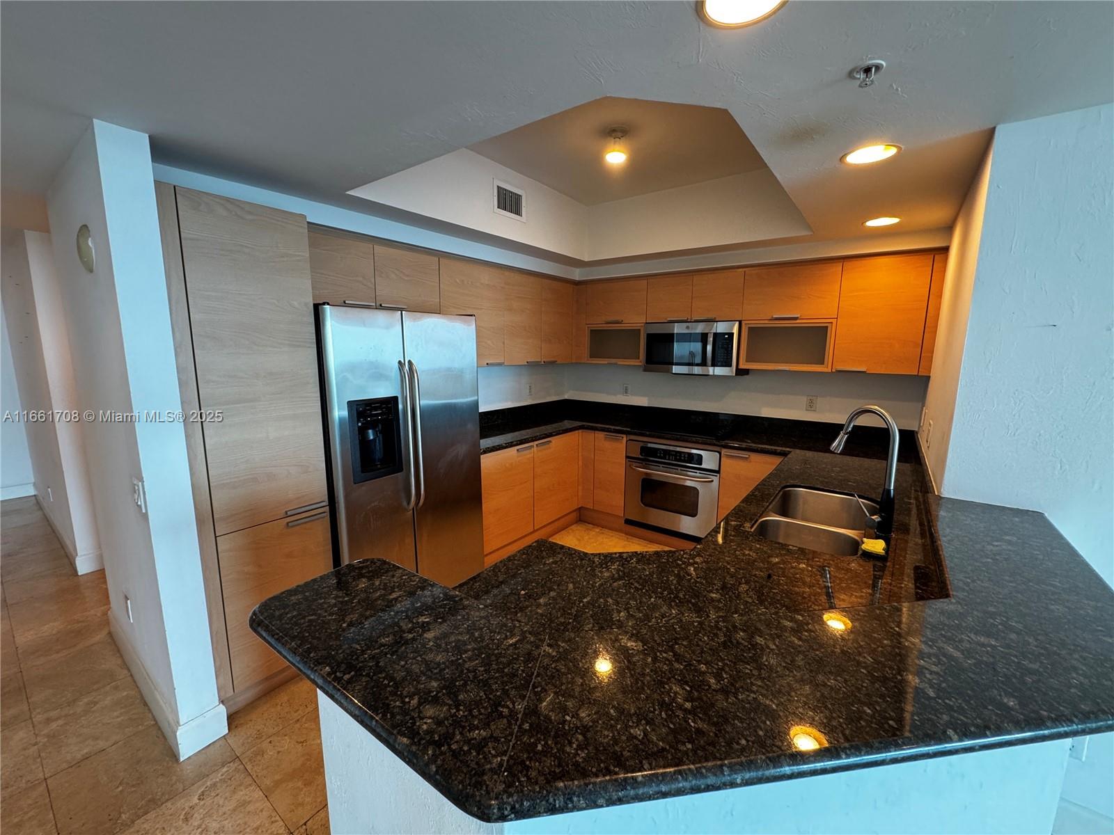 THE OAKS I CONDO - Residential