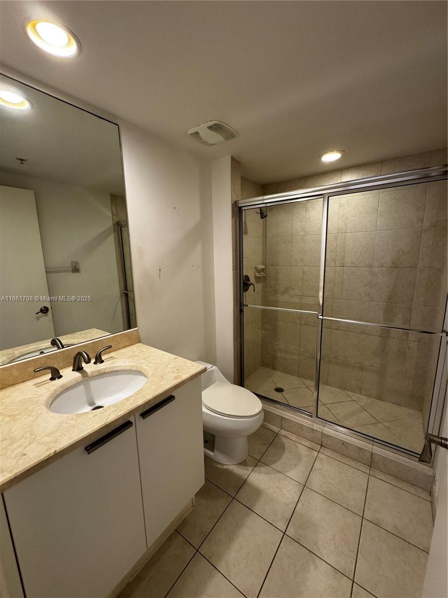 THE OAKS I CONDO - Residential