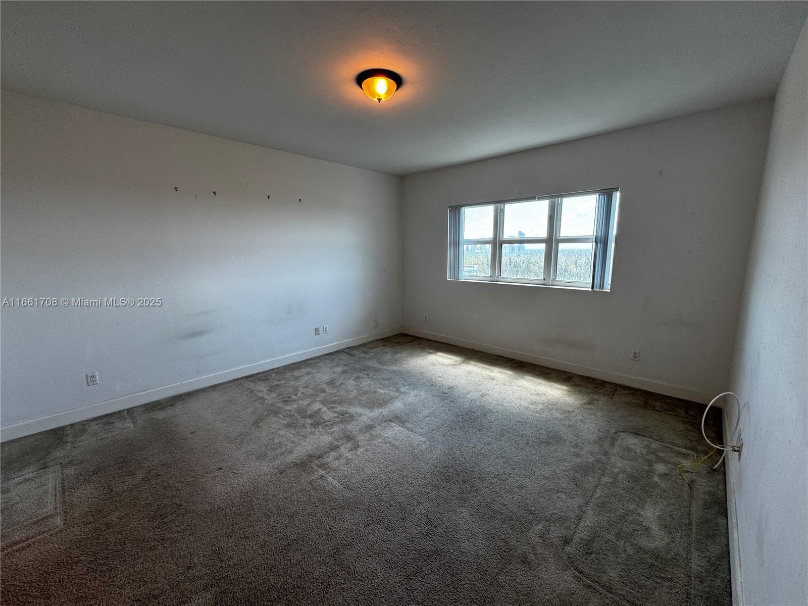 THE OAKS I CONDO - Residential