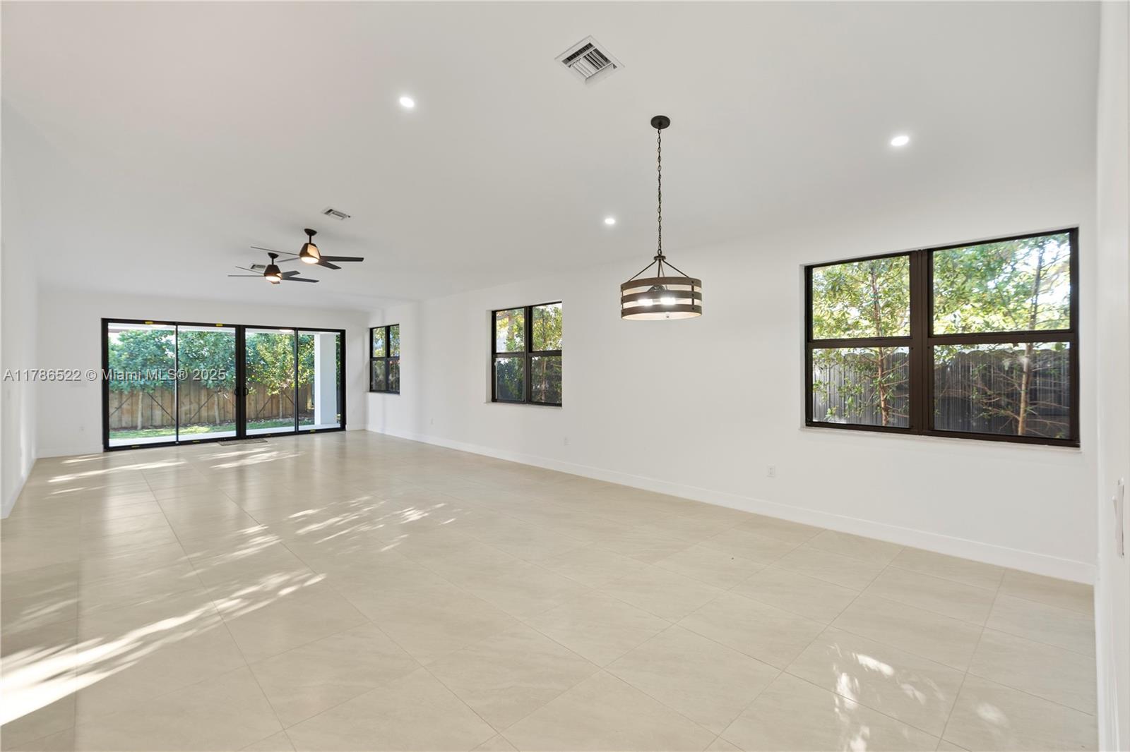 SILVER PINES - Residential