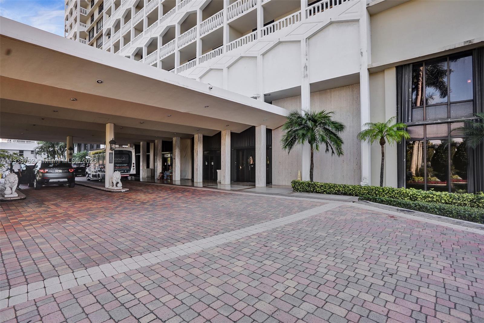 Photo 17 of 29 of 9801 Collins Ave 19D condo