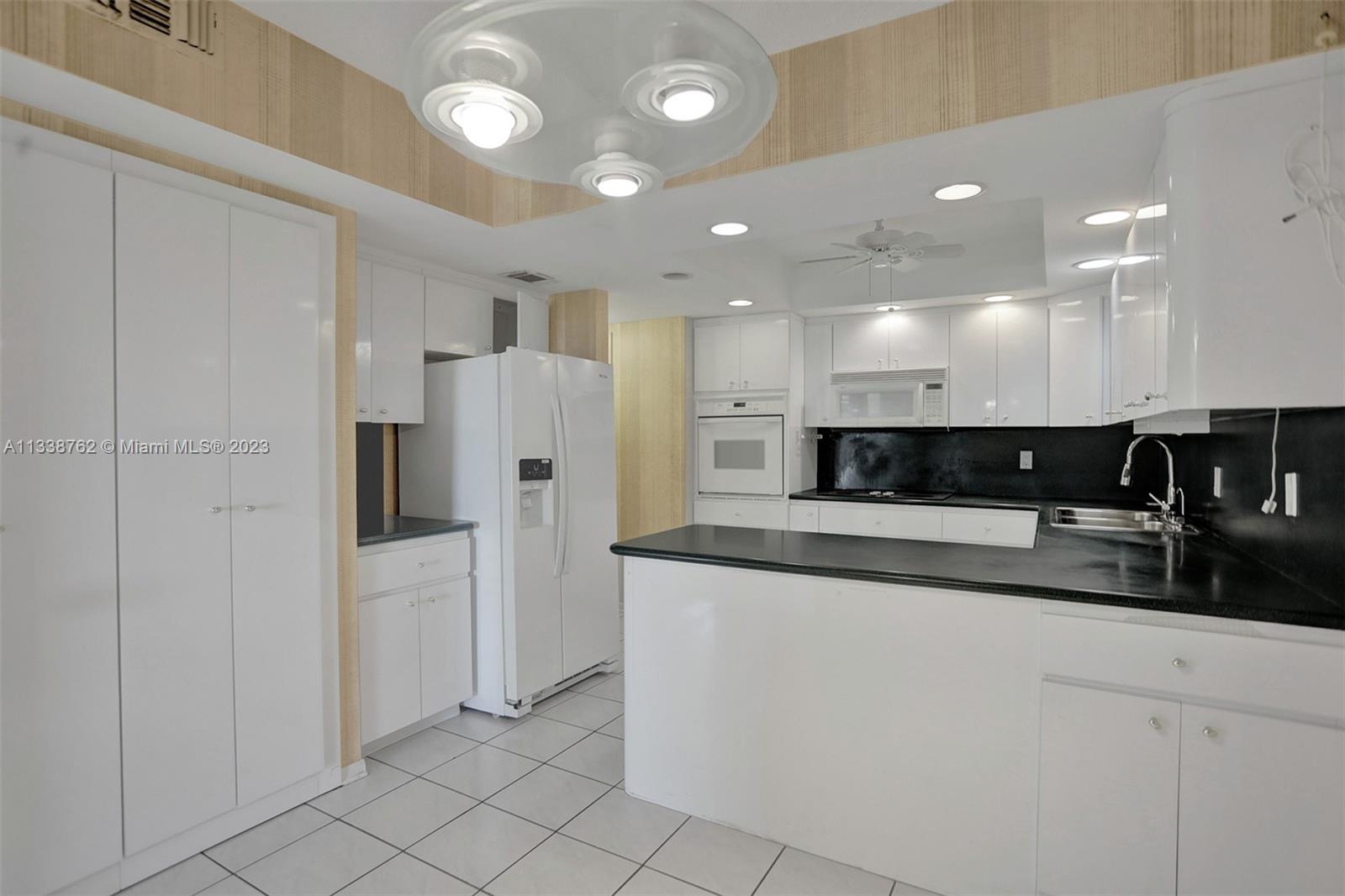 Photo 7 of 29 of 9801 Collins Ave 19D condo