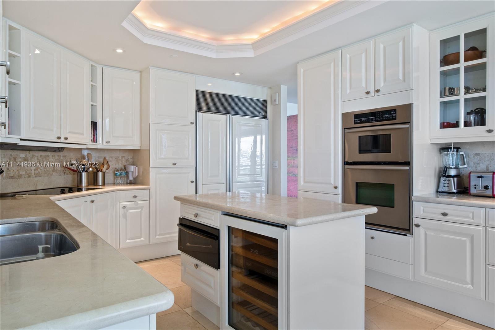 GRAND BAY TOWER CONDO - Residential