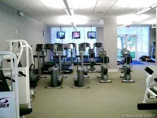 RESIDENCES ON HOLLYWOOD B - Residential Lease