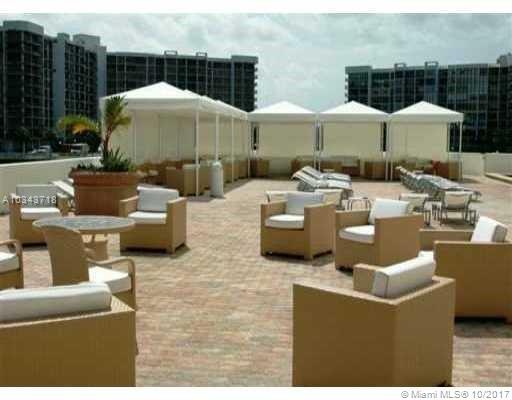 RESIDENCES ON HOLLYWOOD B - Residential Lease