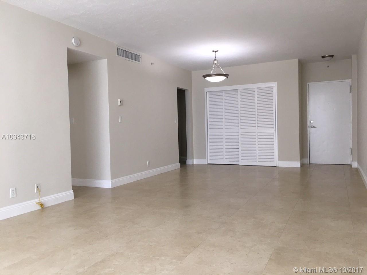 RESIDENCES ON HOLLYWOOD B - Residential Lease