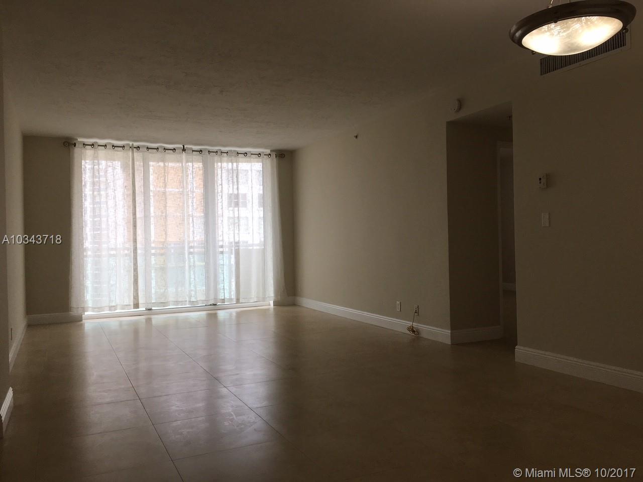 RESIDENCES ON HOLLYWOOD B - Residential Lease