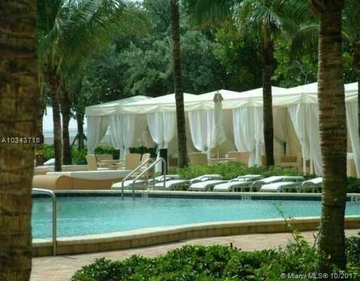 RESIDENCES ON HOLLYWOOD B - Residential Lease