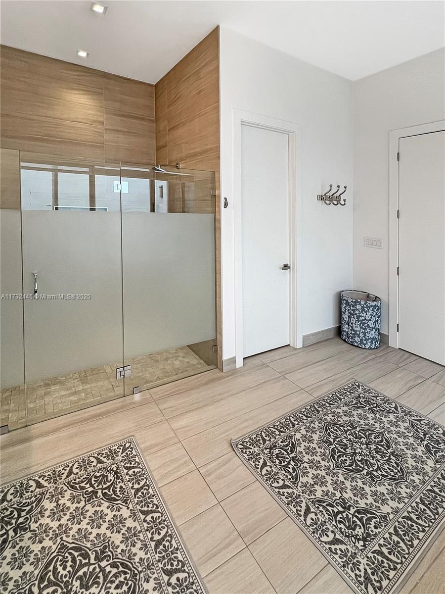 WESTON ESTATES - Residential