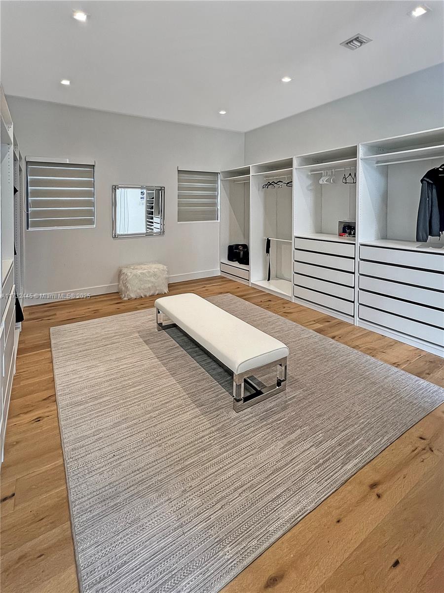 WESTON ESTATES - Residential
