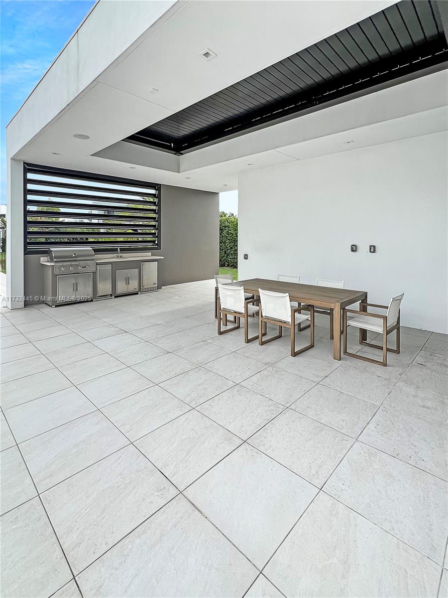 WESTON ESTATES - Residential