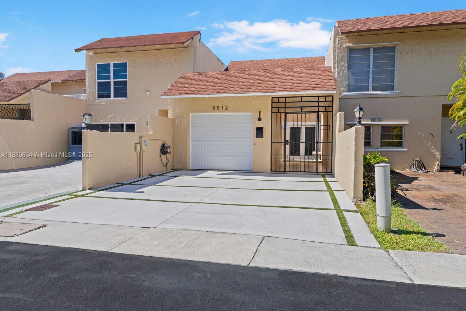 SUNSET PARK TOWN HOUSES - Residential