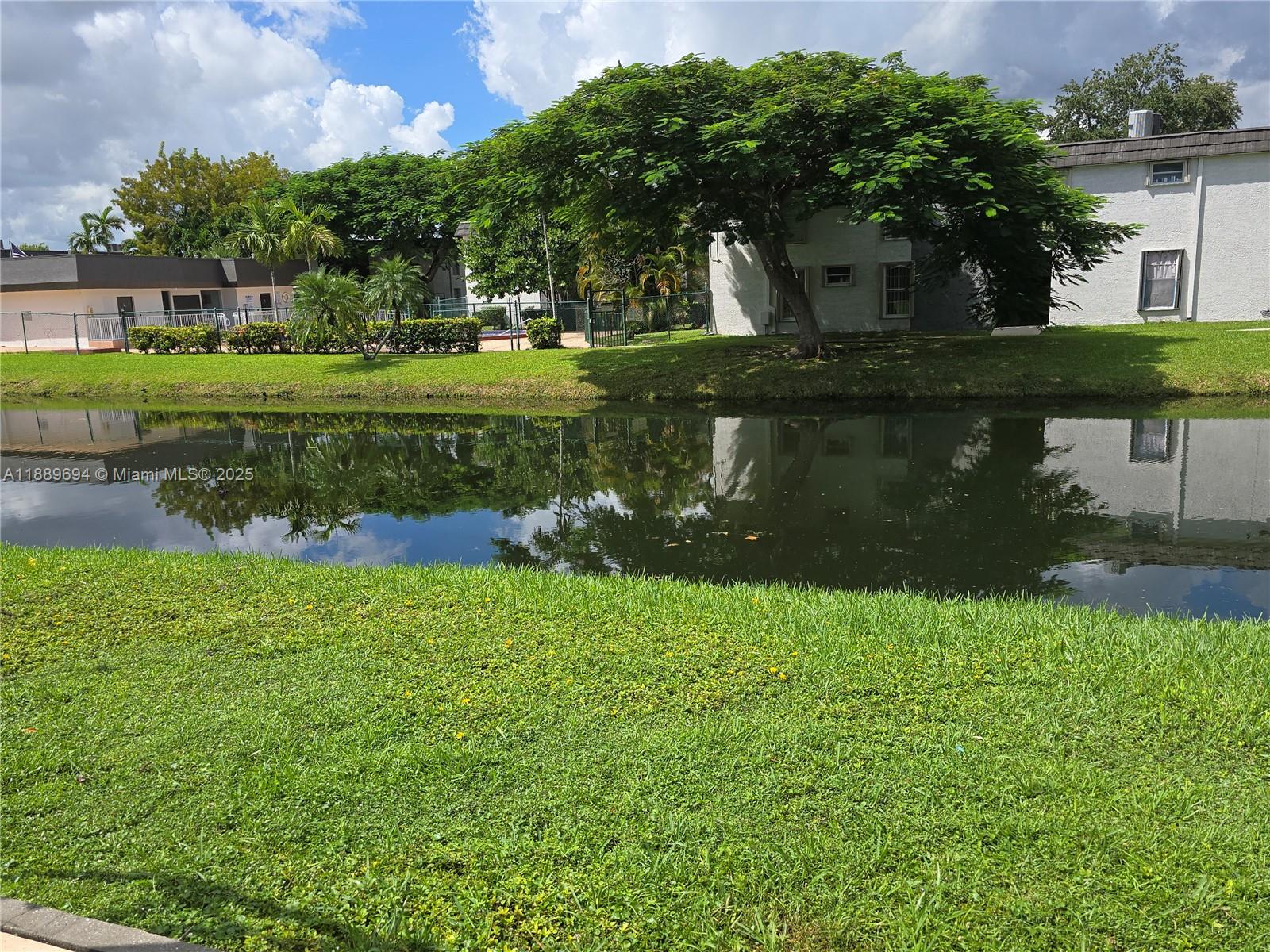 SUNSET PARK TOWN HOUSES - Residential