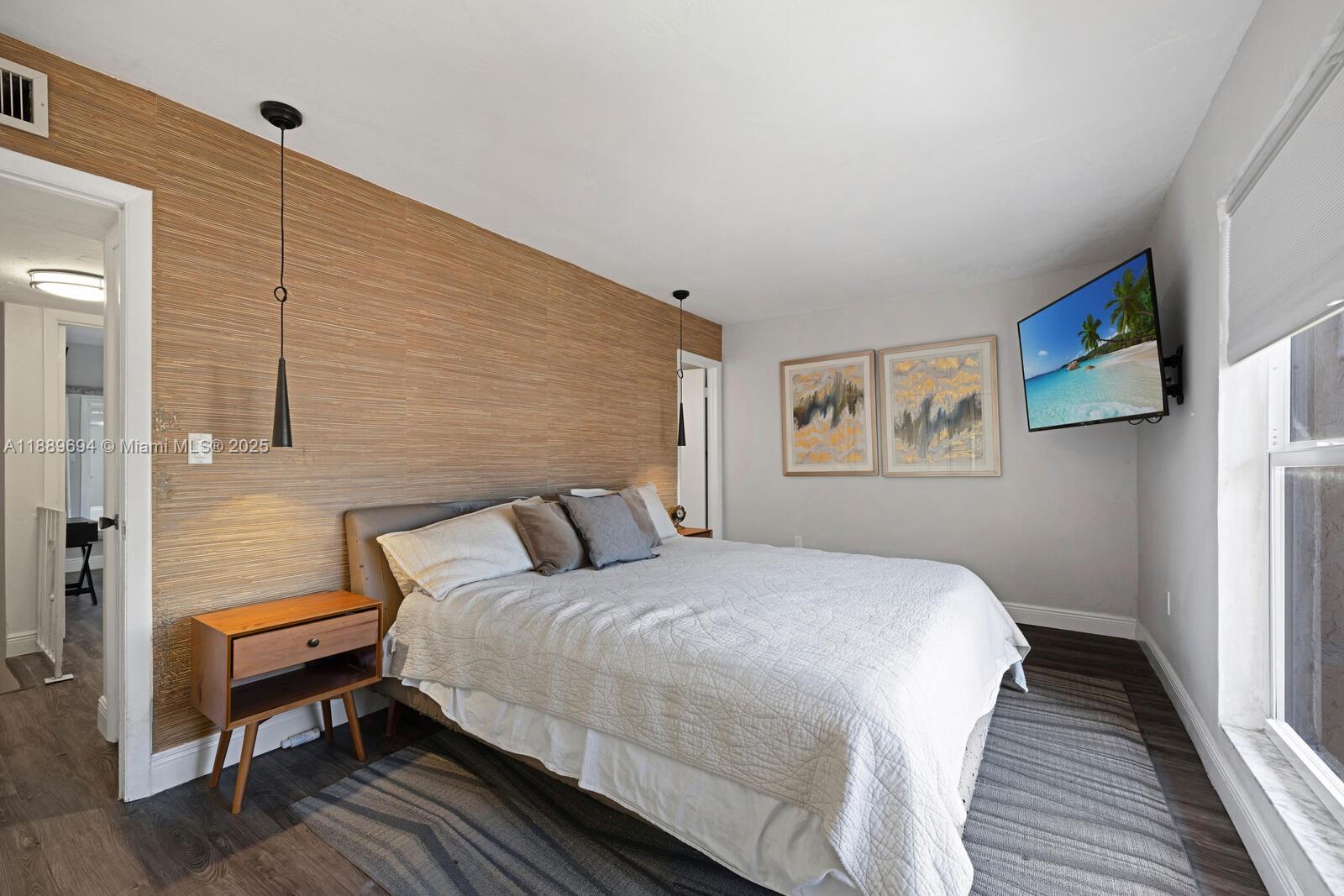 SUNSET PARK TOWN HOUSES - Residential