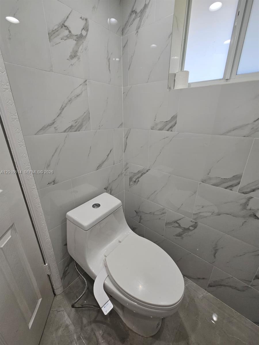 ROLLING GREEN CONDO F - Residential