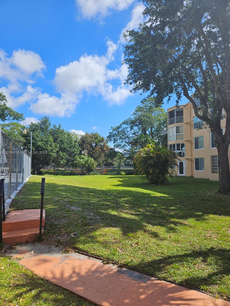 ROLLING GREEN CONDO F - Residential