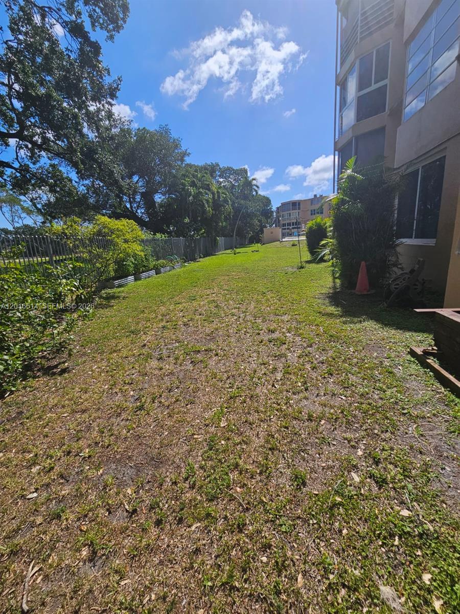 ROLLING GREEN CONDO F - Residential