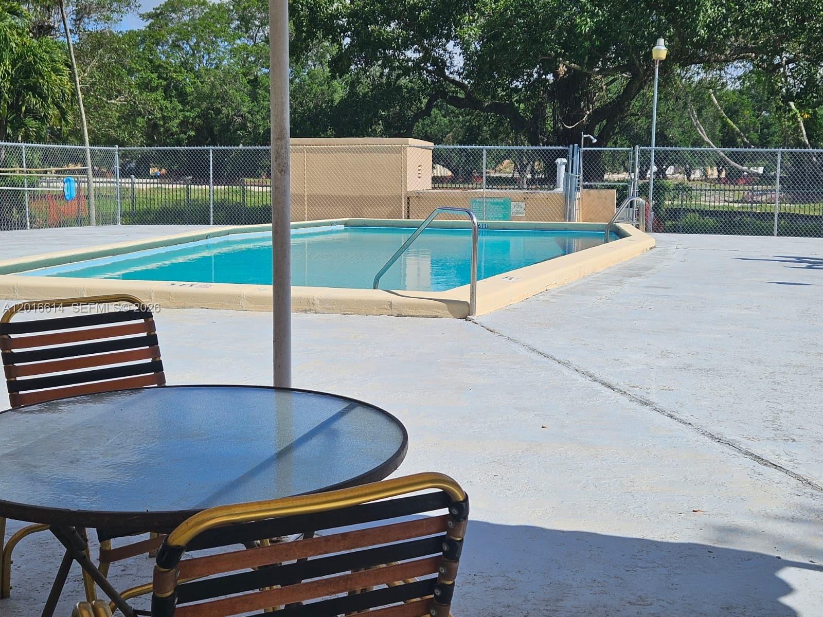 ROLLING GREEN CONDO F - Residential