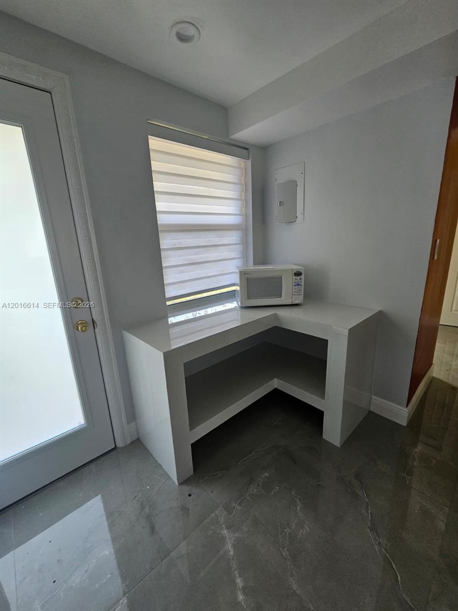 ROLLING GREEN CONDO F - Residential