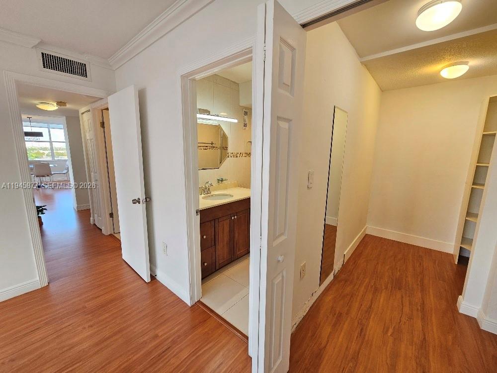 WILSHIRE CONDO - Residential