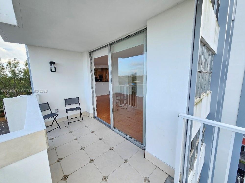 WILSHIRE CONDO - Residential