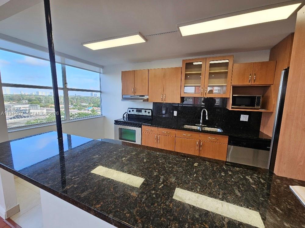 WILSHIRE CONDO - Residential