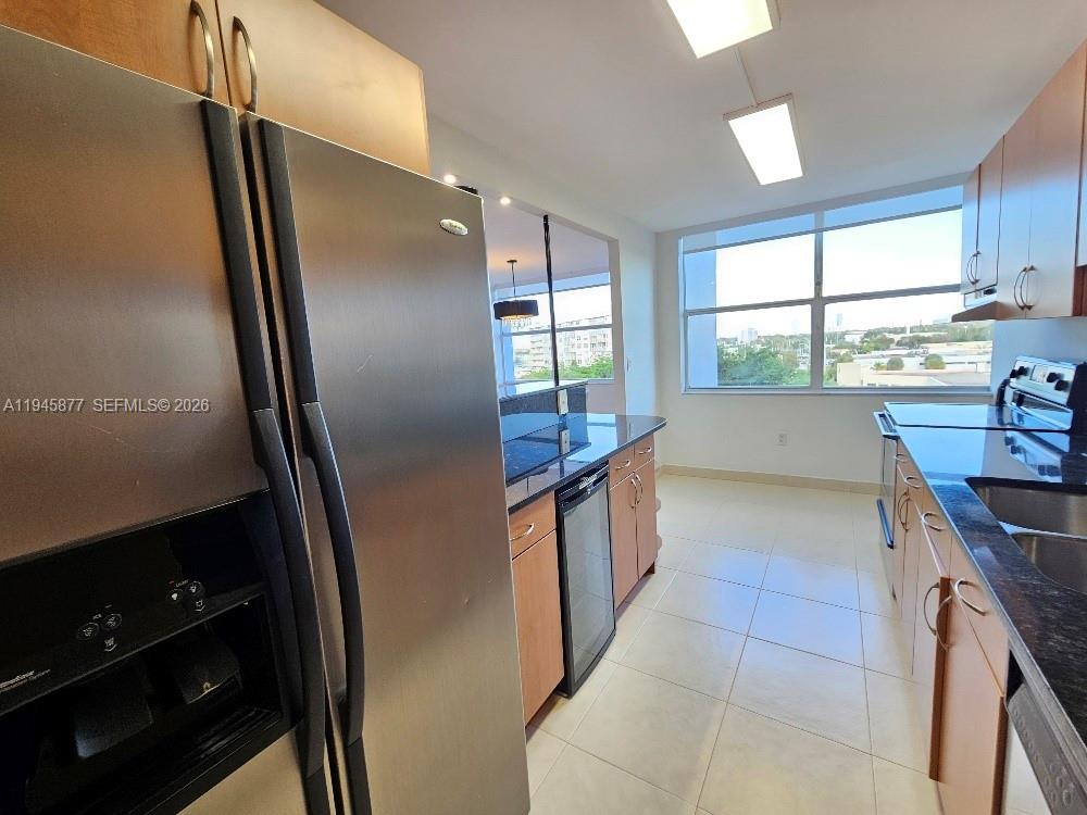 WILSHIRE CONDO - Residential