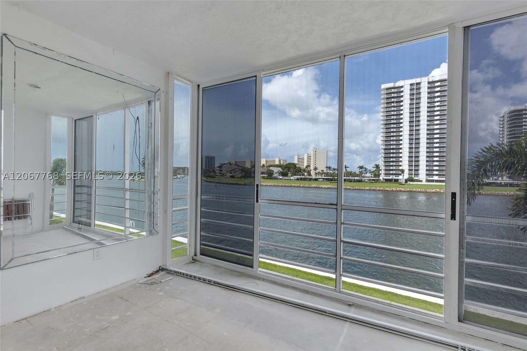 28 Yacht Club Dr 202