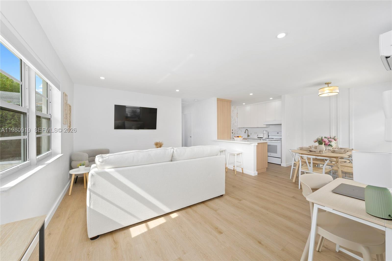 LAKE WORTH TOWN OF - Residential Income