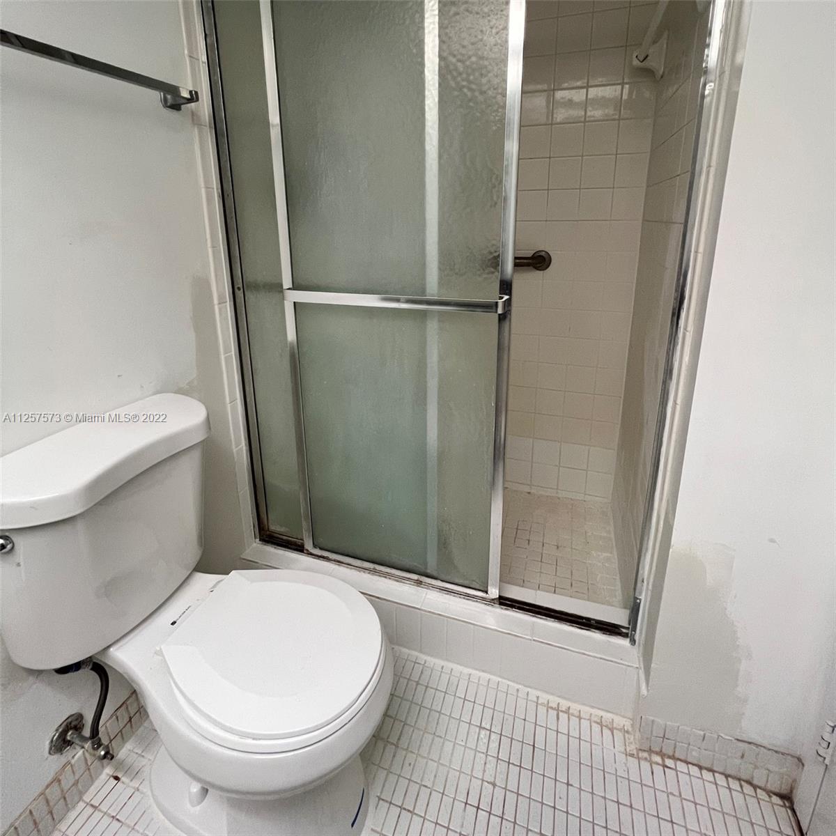 WINSTON TOWERS 400 CONDO - Residential