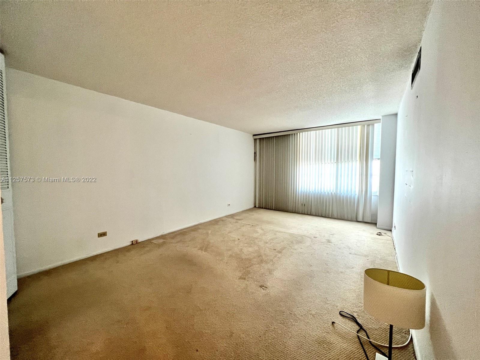 WINSTON TOWERS 400 CONDO - Residential