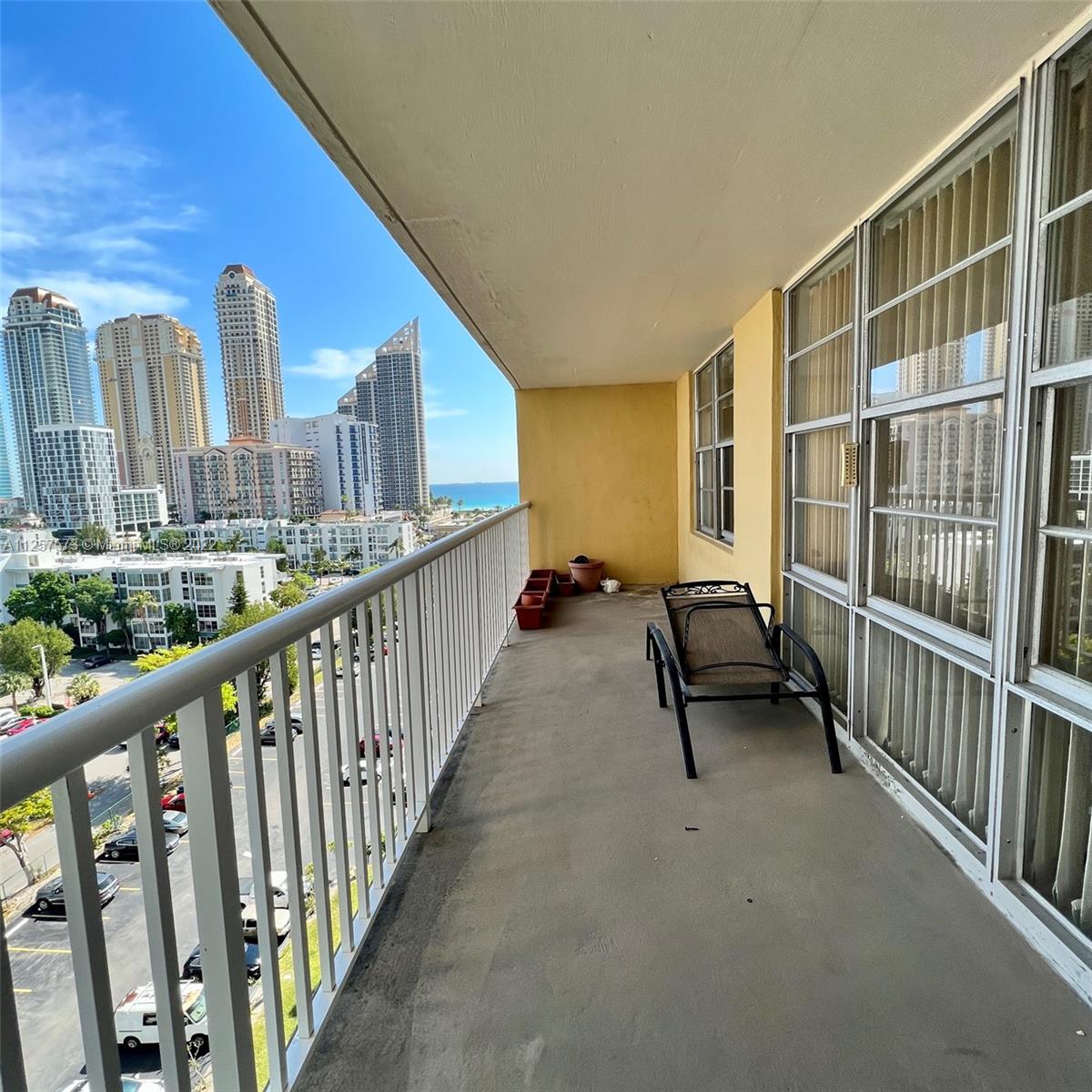 WINSTON TOWERS 400 CONDO - Residential