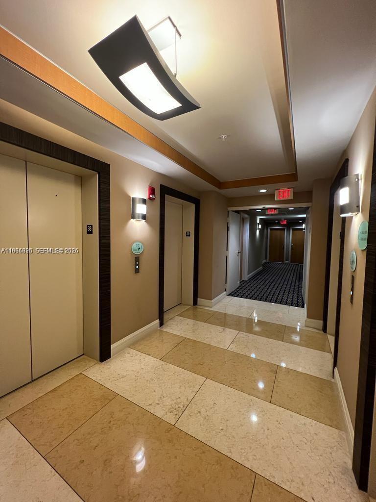 VIZCAYNE SOUTH CONDO - Residential