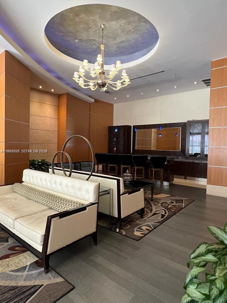 VIZCAYNE SOUTH CONDO - Residential