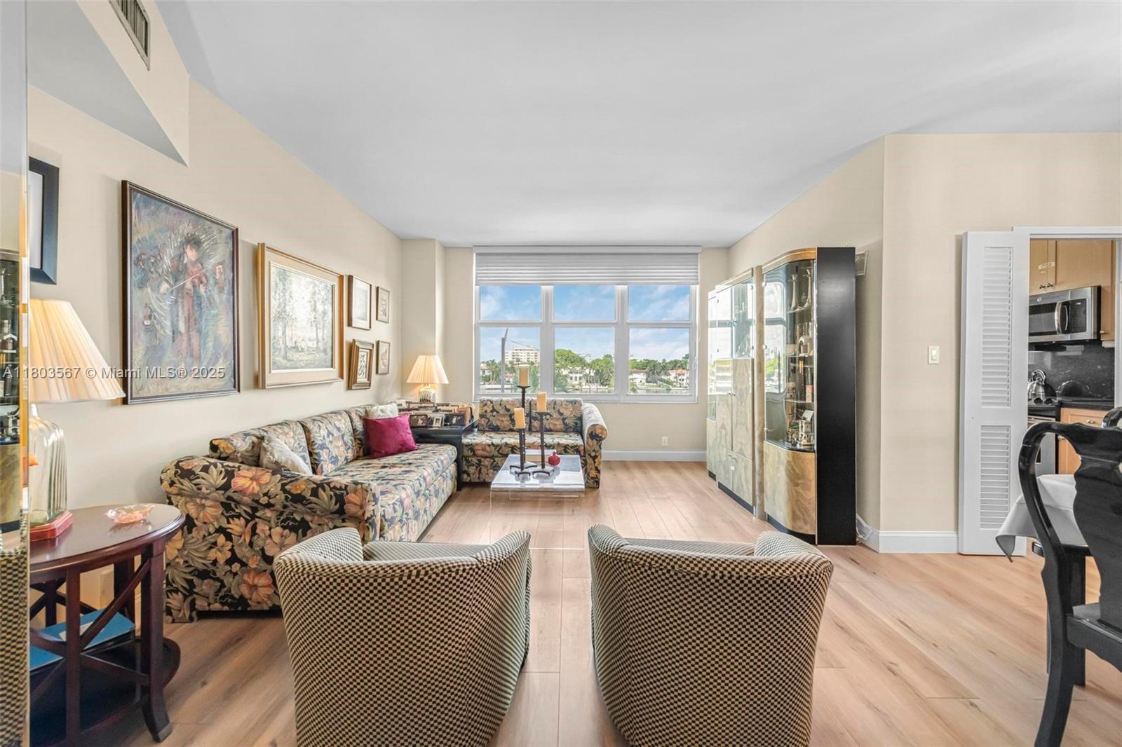 4747 Collins Ave 303, Miami Beach, Miami-Dade County, Florida - 1 Bedrooms  
1 Bathrooms - 