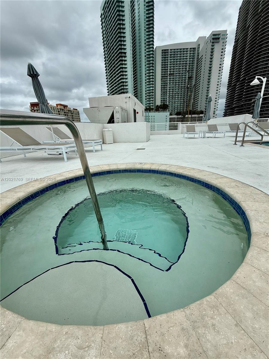 1800 BISCAYNE PLAZA CONDO - Residential