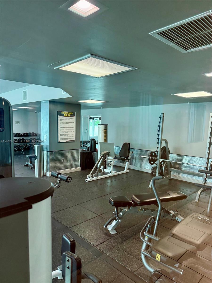 1800 BISCAYNE PLAZA CONDO - Residential