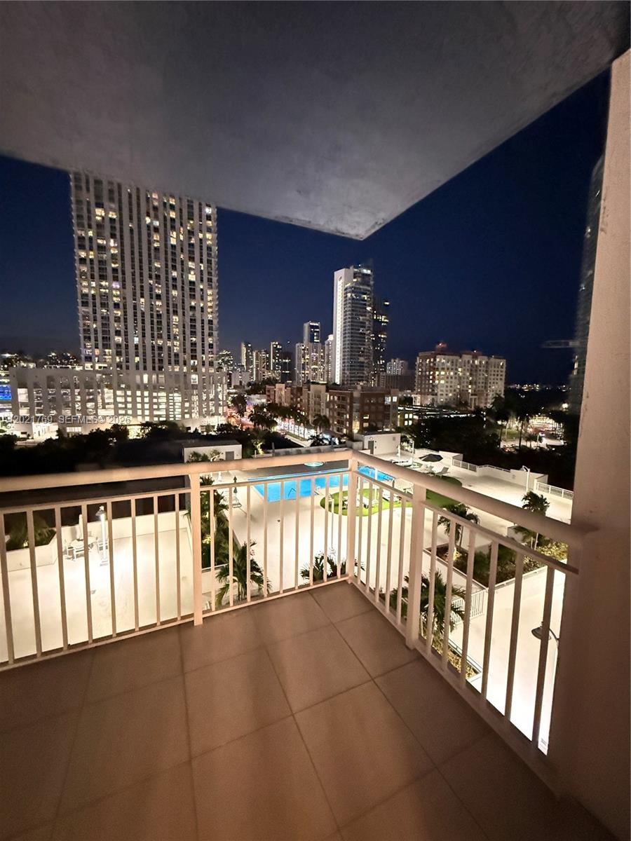 1800 BISCAYNE PLAZA CONDO - Residential