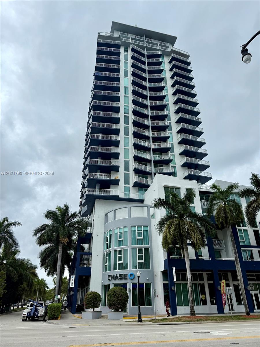 1800 BISCAYNE PLAZA CONDO - Residential