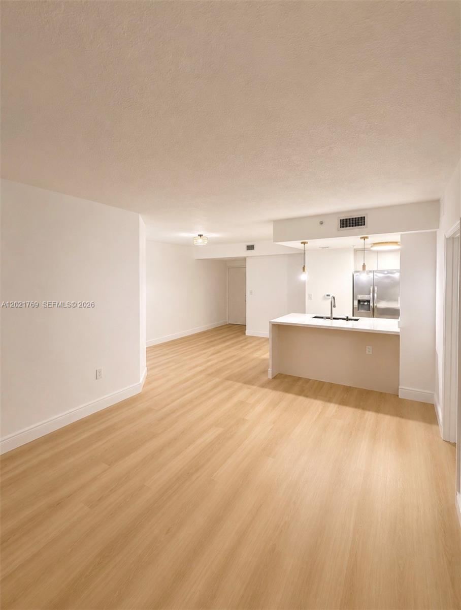 1800 BISCAYNE PLAZA CONDO - Residential