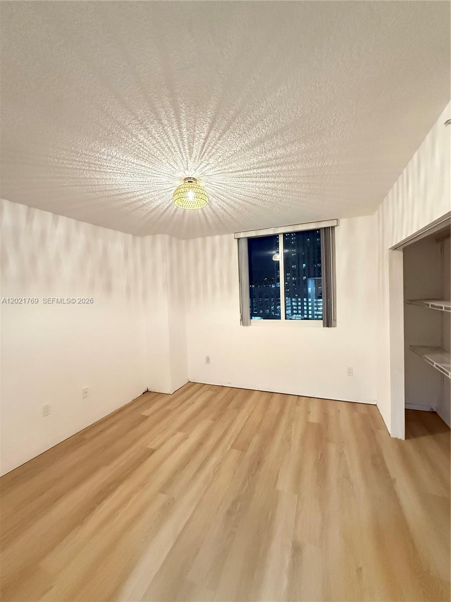 1800 BISCAYNE PLAZA CONDO - Residential