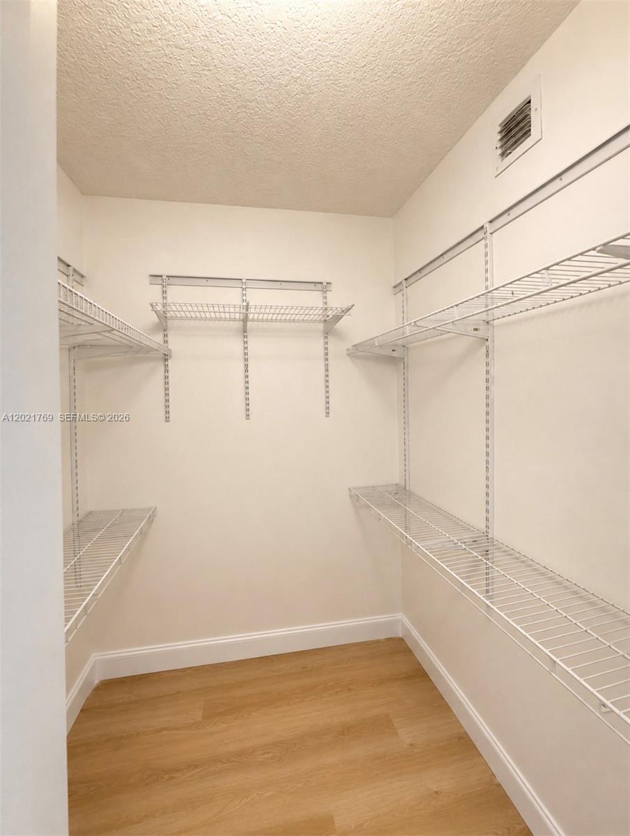 1800 BISCAYNE PLAZA CONDO - Residential
