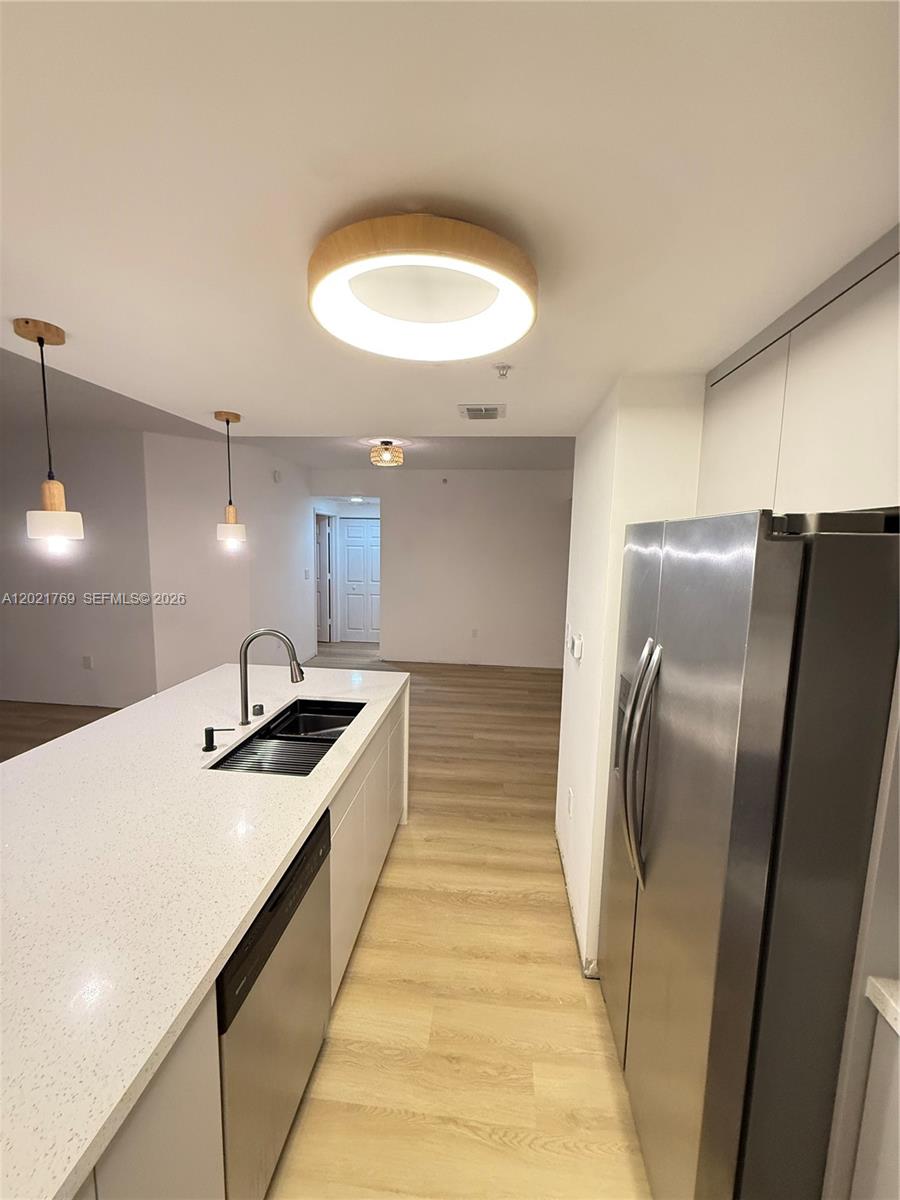 1800 BISCAYNE PLAZA CONDO - Residential