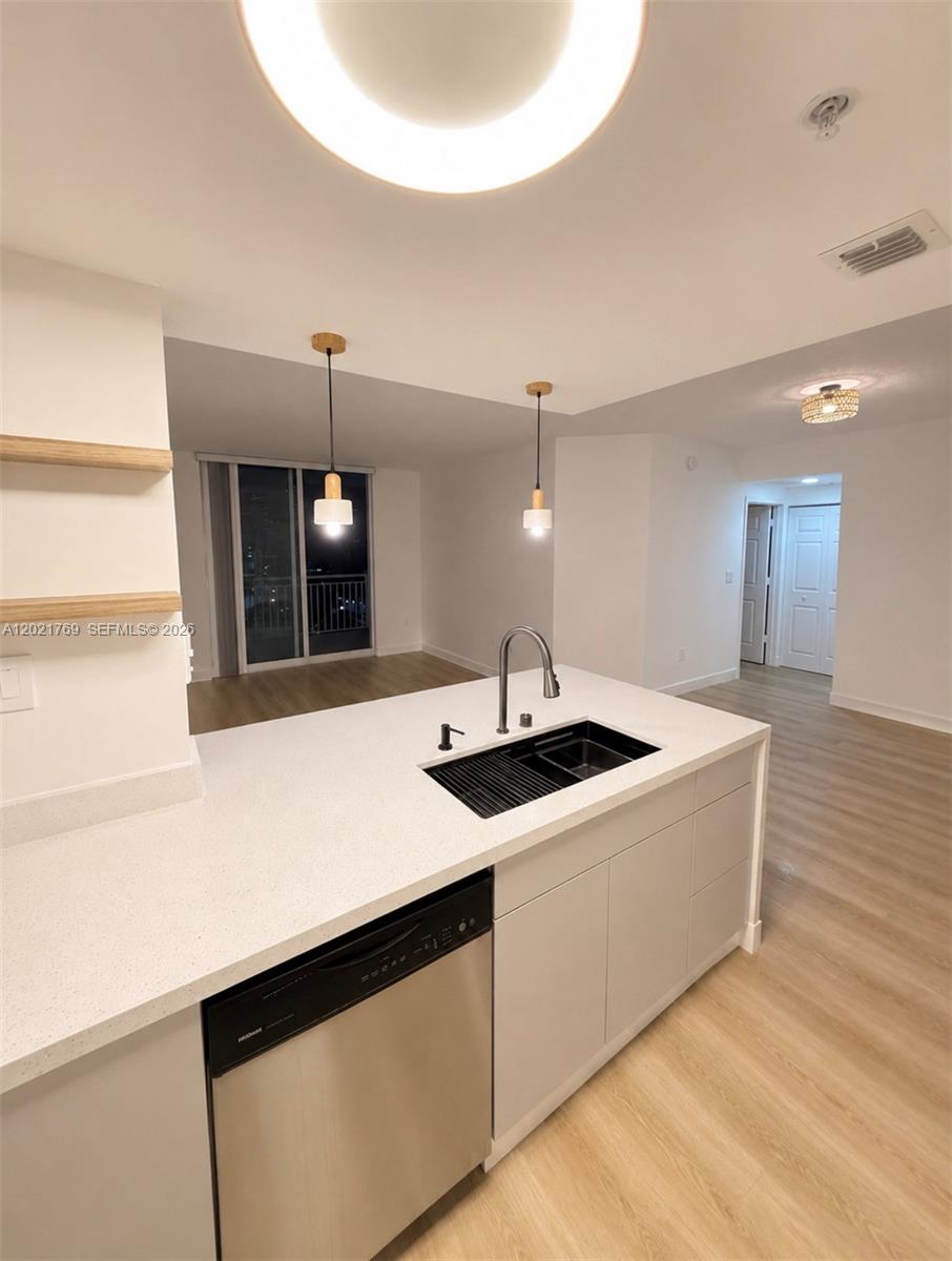 1800 BISCAYNE PLAZA CONDO - Residential
