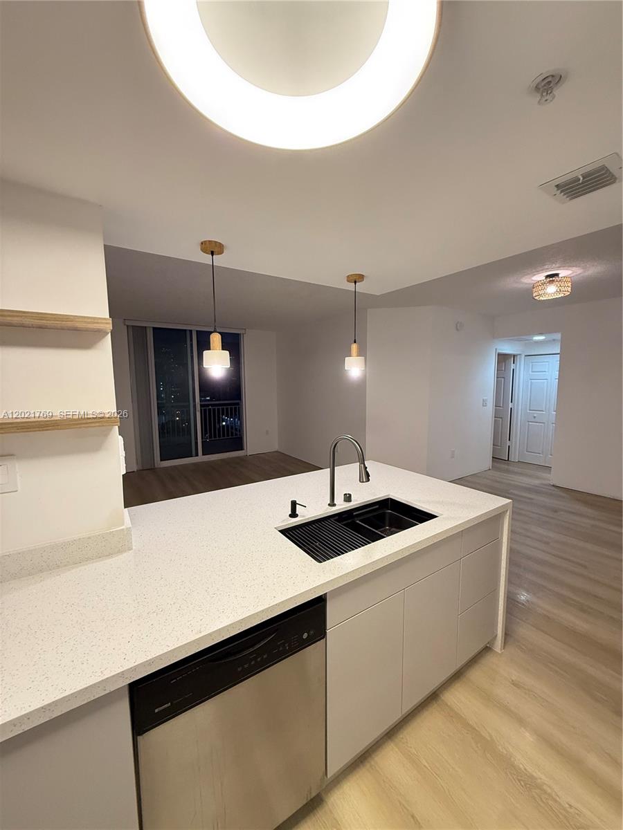 1800 BISCAYNE PLAZA CONDO - Residential