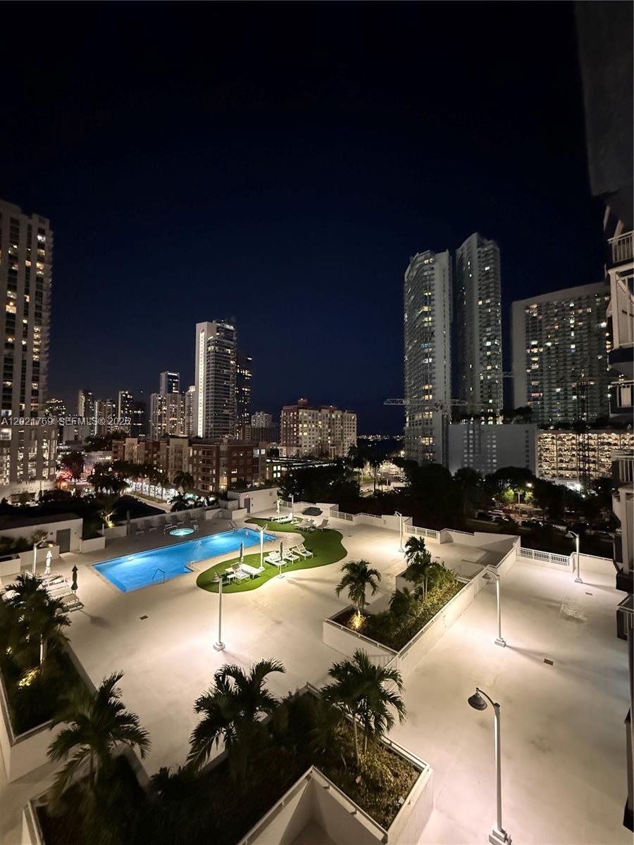 1800 BISCAYNE PLAZA CONDO - Residential