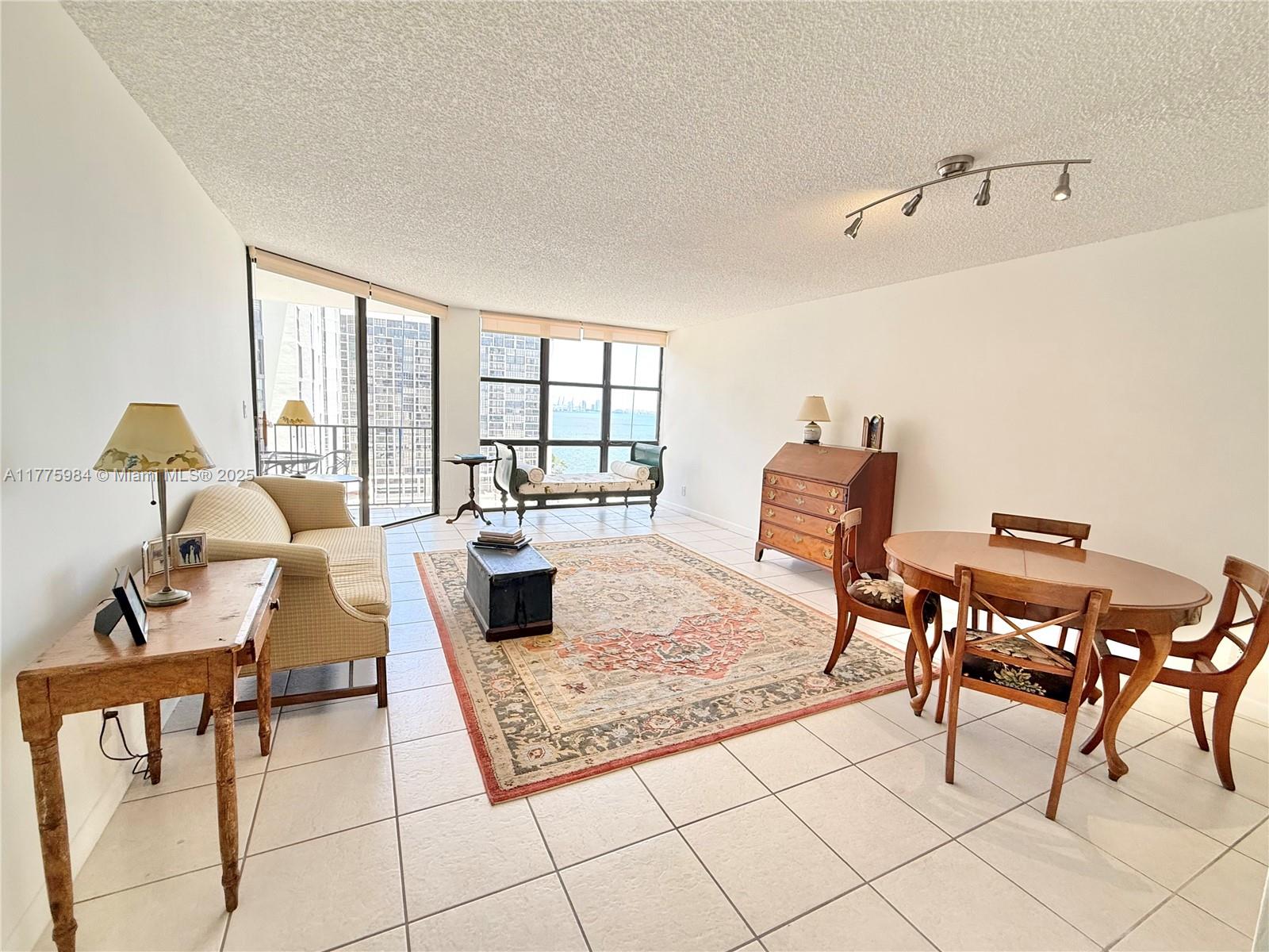 1925 Brickell Ave 1403
