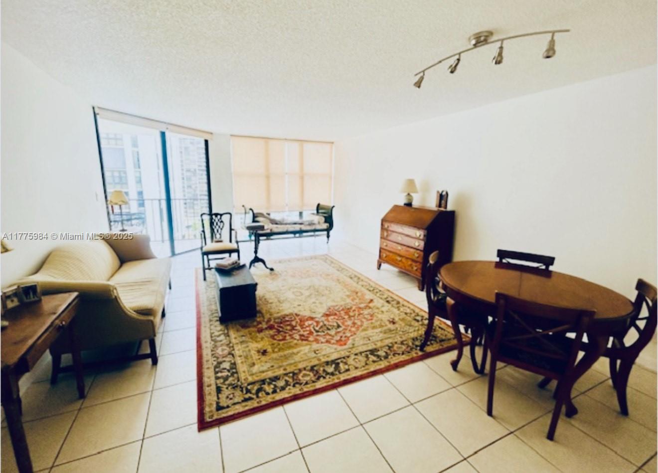 1925 Brickell Ave 1403